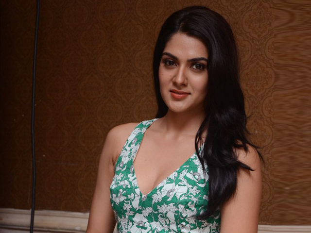 Sakshi Chaudhary Spicy Photos